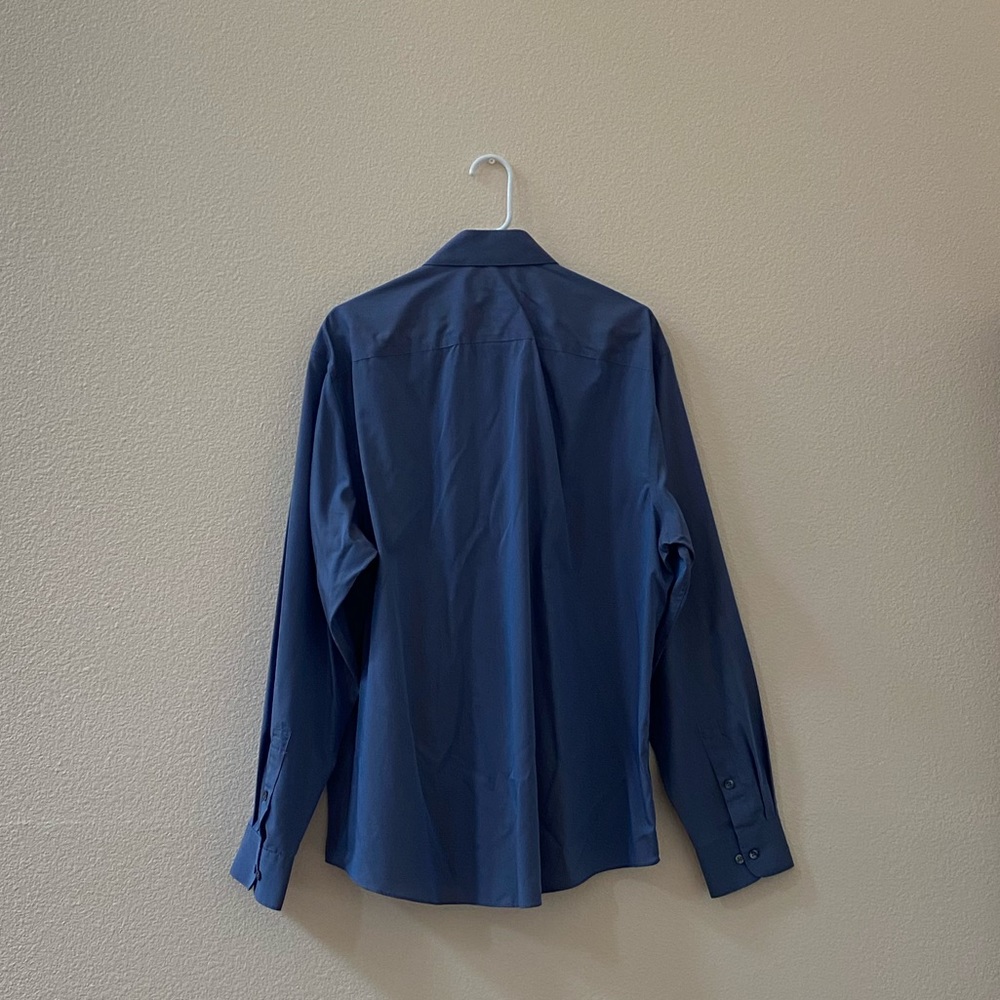 VINTAGE Material London Long-Sleeve Button-Down - Picture 3 of 4